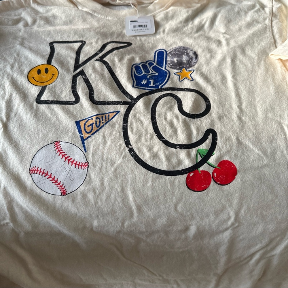 Made in KC NEW XL Cream Short Sleeve Tee with Sports Design